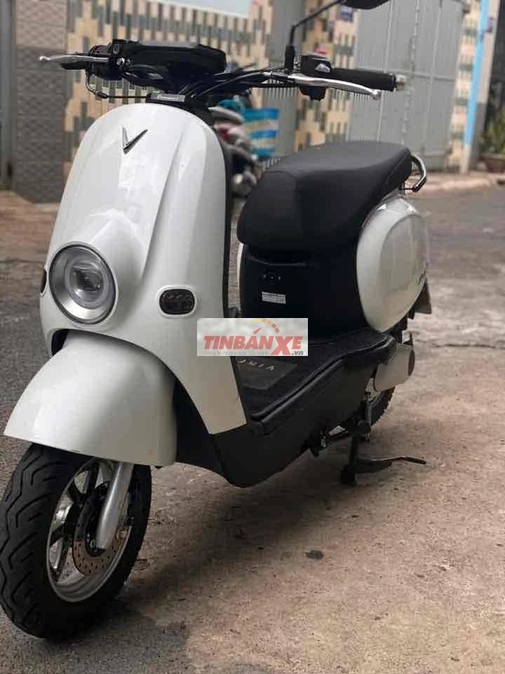 Vinfast Motio Trắng bstphcm full đồ chơi