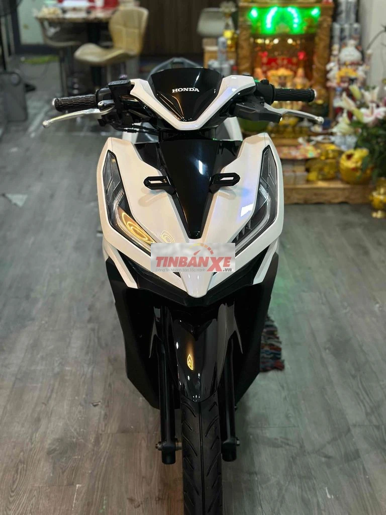 Vario 125 úp khoá ga trắng ánh kim nợ xấu trả 11tr