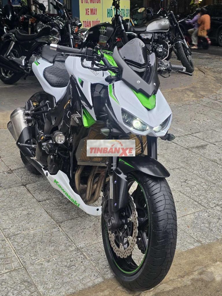 Kawasaki Z1000 2016 zin 100%,đồ chơi nhiều