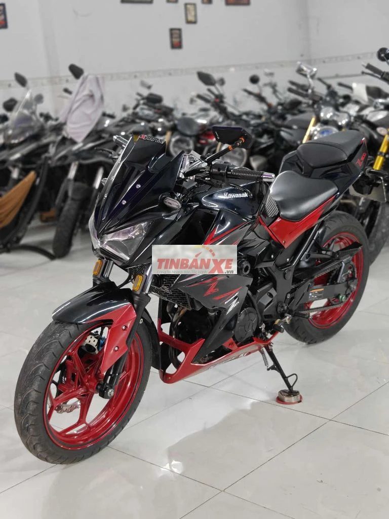 Z300 đk 2017 Đen, Đỏ bao ký ủy quyền hoặc mua bán