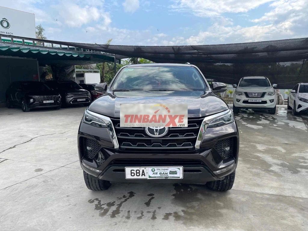 Toyota Fortuner 2022 2.4L 4x2 AT máy dầu tự động