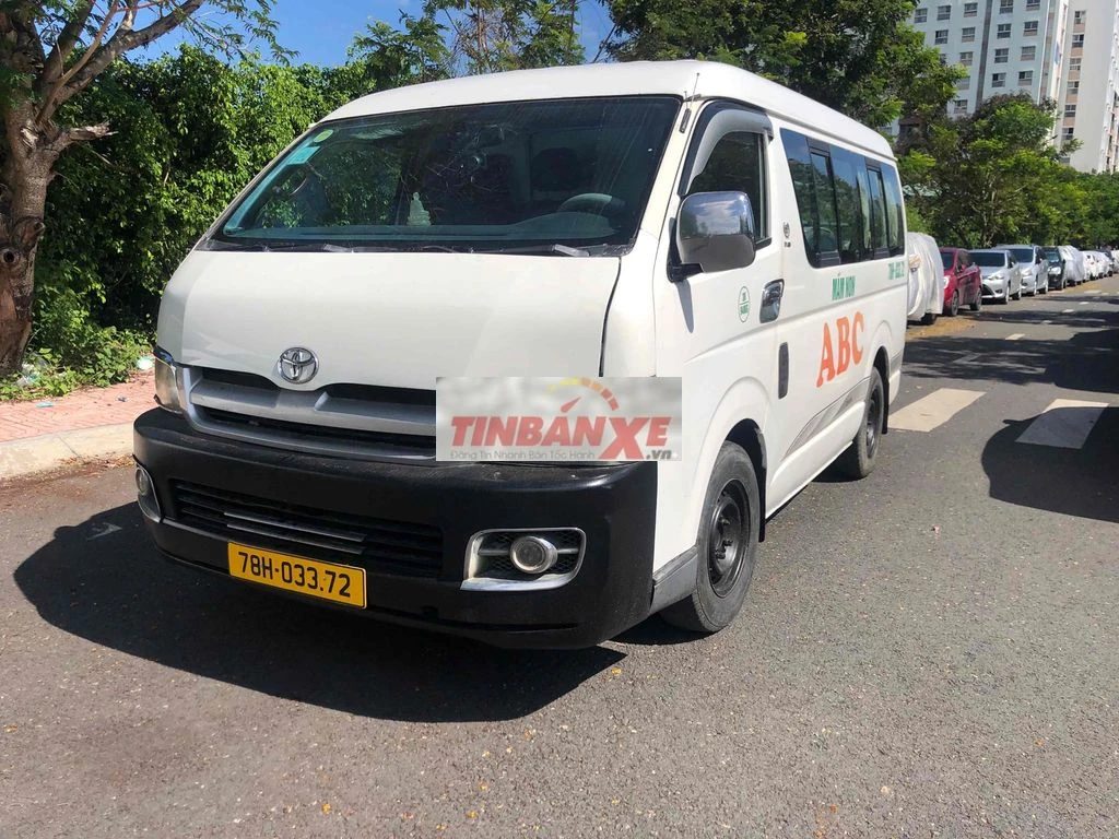 Toyota Hiace van dầu