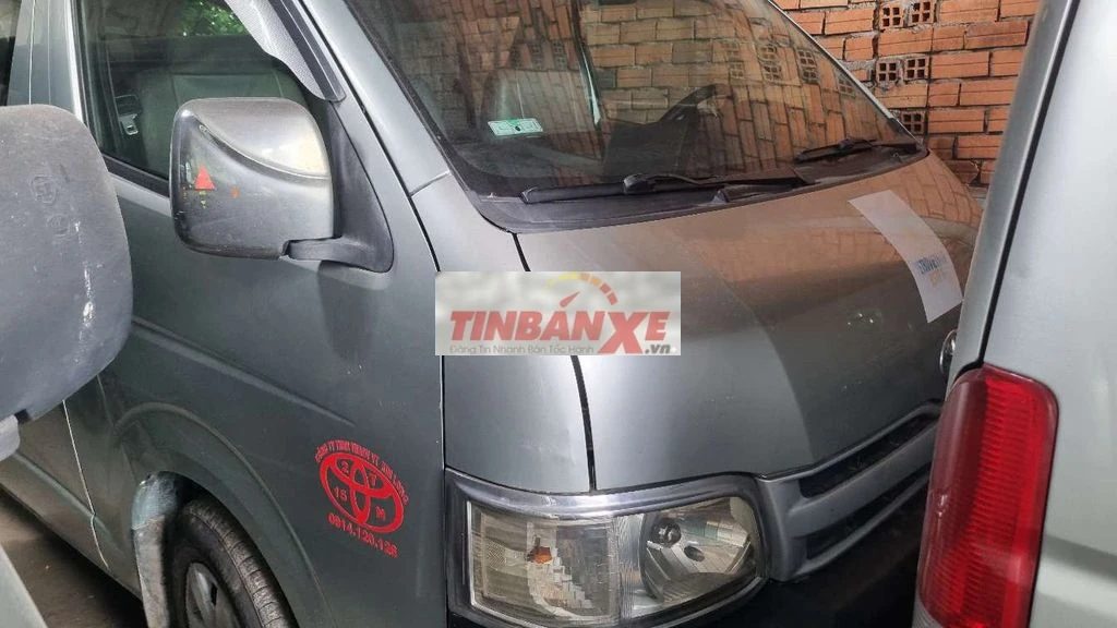 Toyota Hiace Van 2010 Xám 940kg