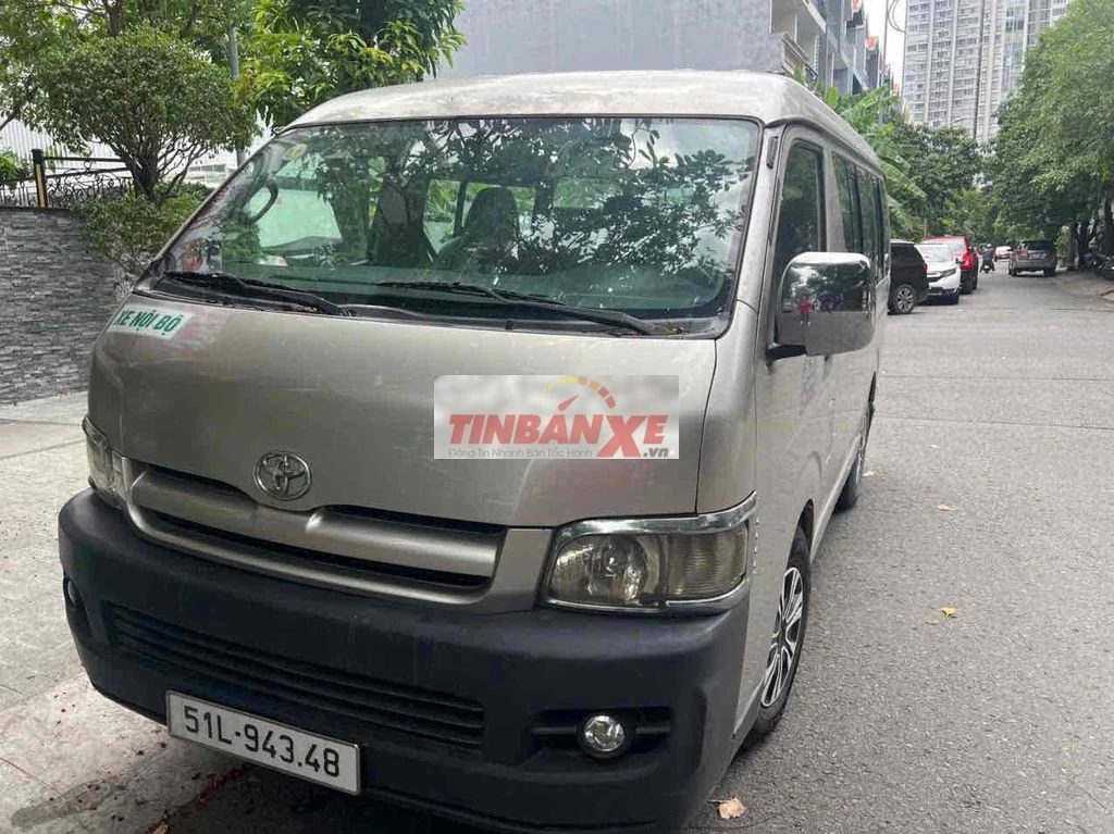 Toyota Hiace Xe khách Bạc