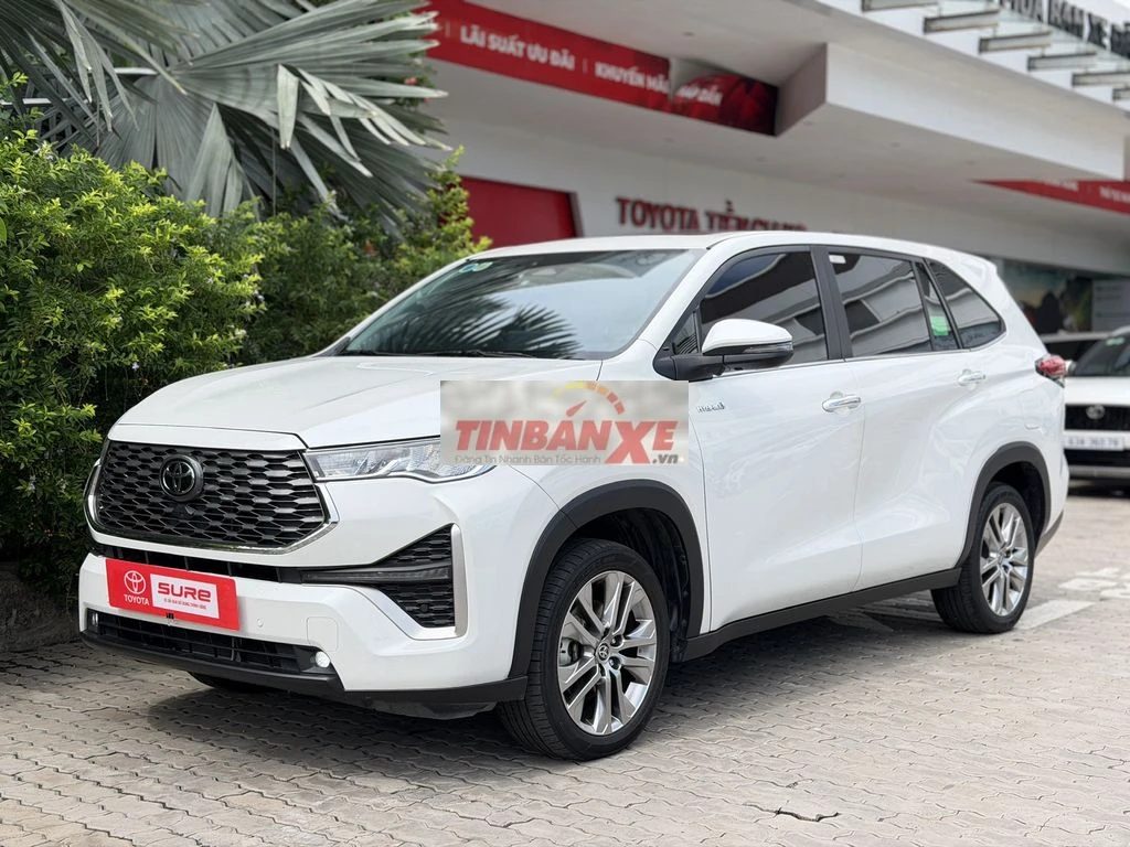 Cần bán Toyota Innova Cross 2.0hev 2024 giá tốt