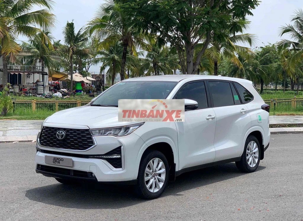 Toyota Innova Cross V 2024 Trắng