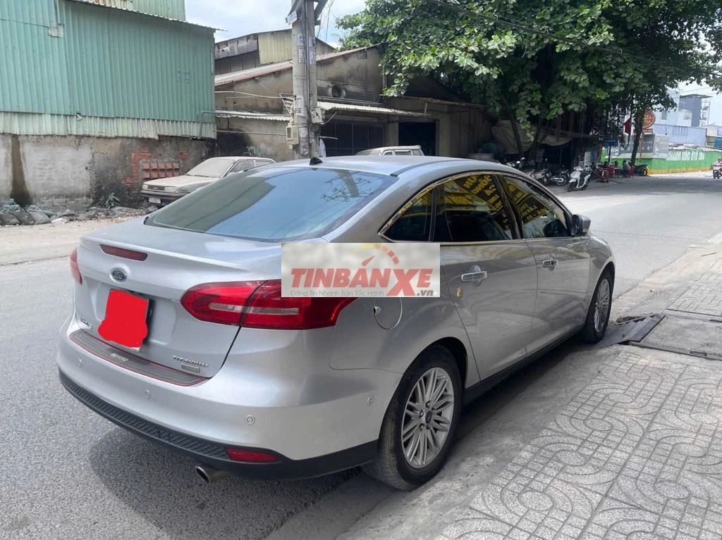 Ford Focus Titanium 2017 Bạc 73.000km