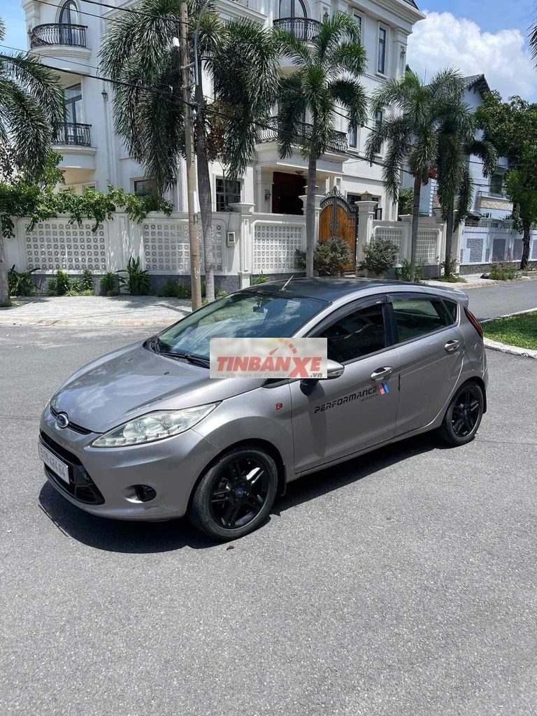 Ford Fiesta 2011 Xám 5 chỗ