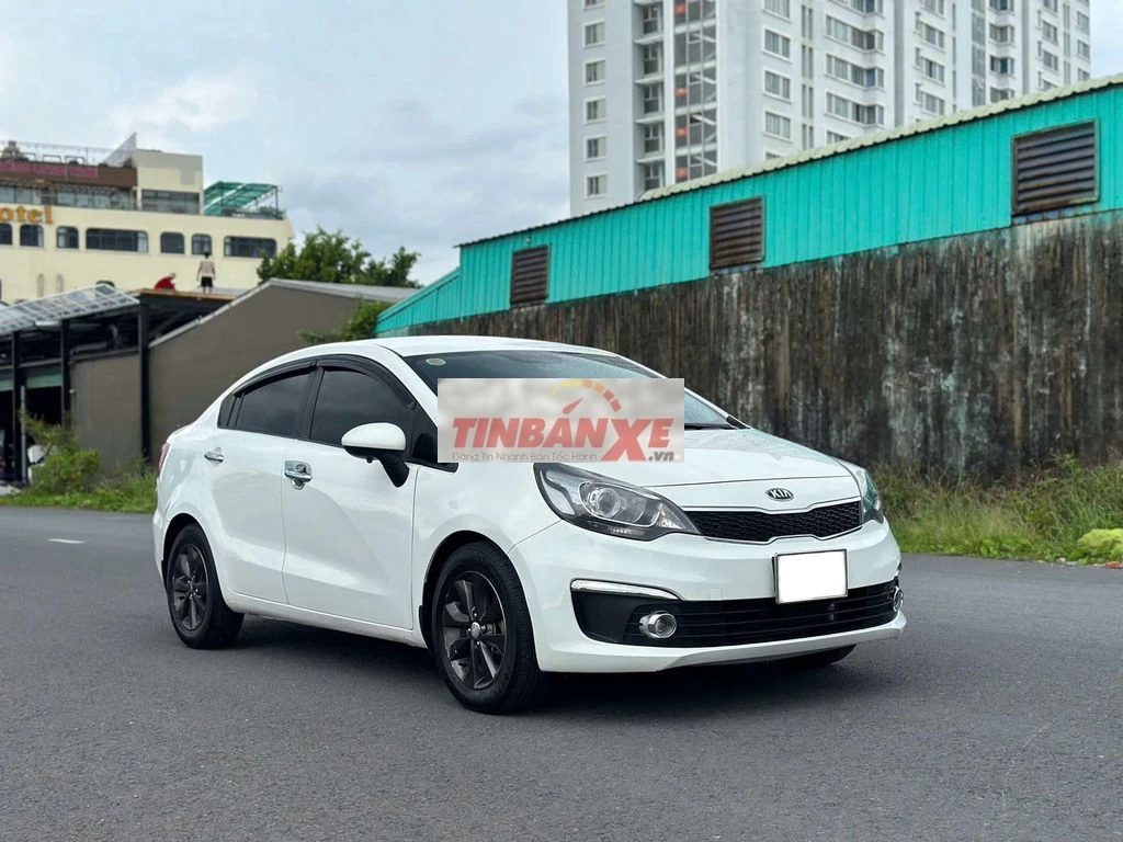 Kia Rio 1.4mt 2015 sedan trắng 130.000