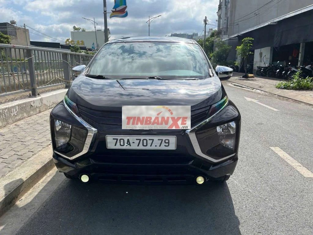 Mitsubishi Xpander 7 chỗ số sàn màu Đen