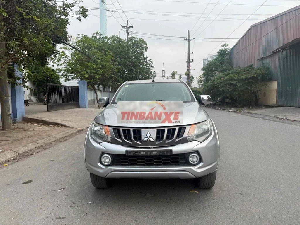 Mitsubishi Triton 2017 MT 2 cầu