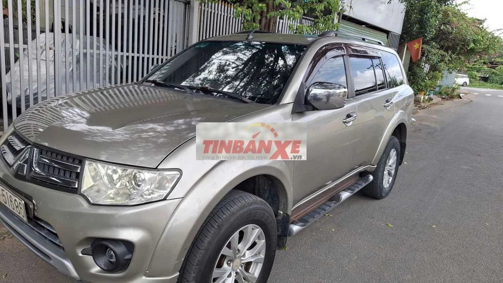 Mitsubishi Pajero Sport 2015 chính chủ mua mới