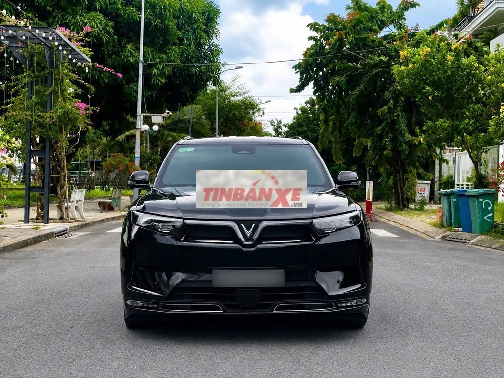 VinFast VF9 PLUS 2025 Đen 6 chỗ 10.000 KM