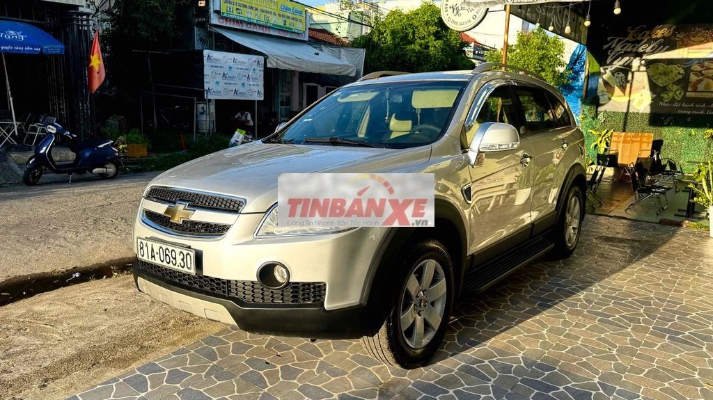 Chevrolet Captiva LTZ Bạc