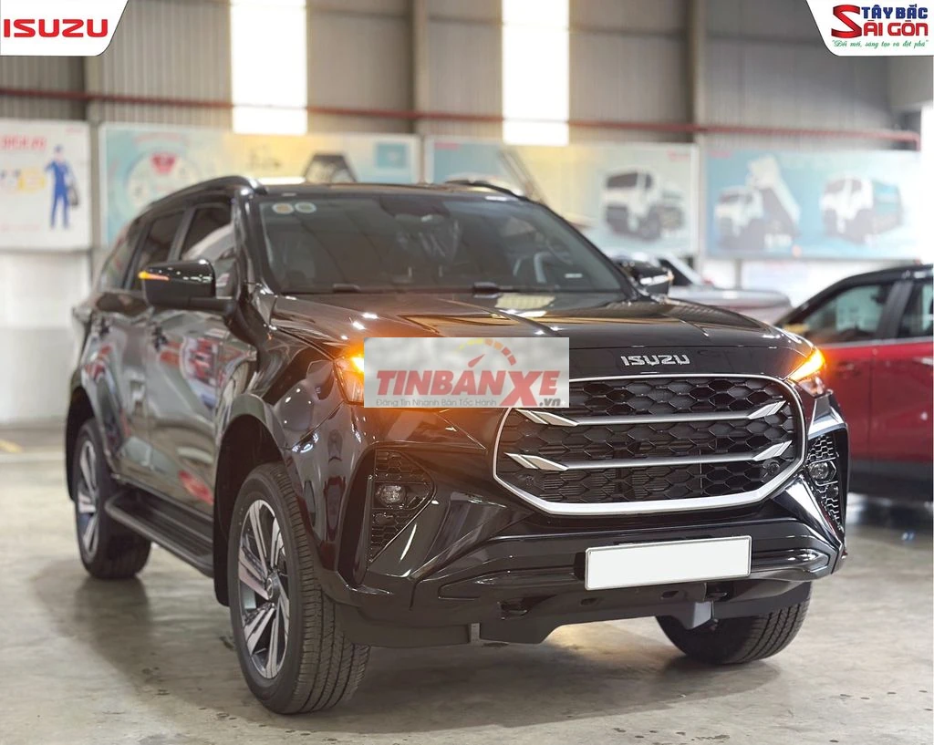 Isuzu mu-x premium 4x4 AT - tặng ngay 20L dầu