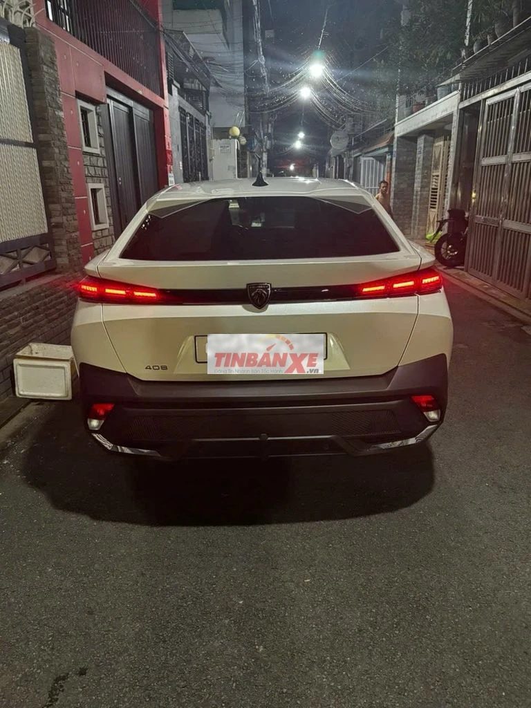 Peugeot 408 Premium Trắng 7000km