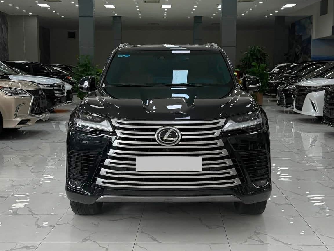 Bán Lexus LX600 Urban 7 chỗ màu Đen. Xe cực đẹp.