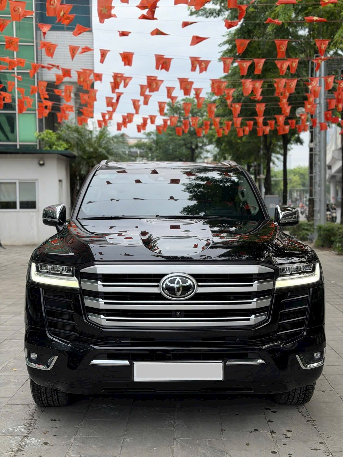 Land Cruiser LC300 sản xuất 2026 siêu lướt.