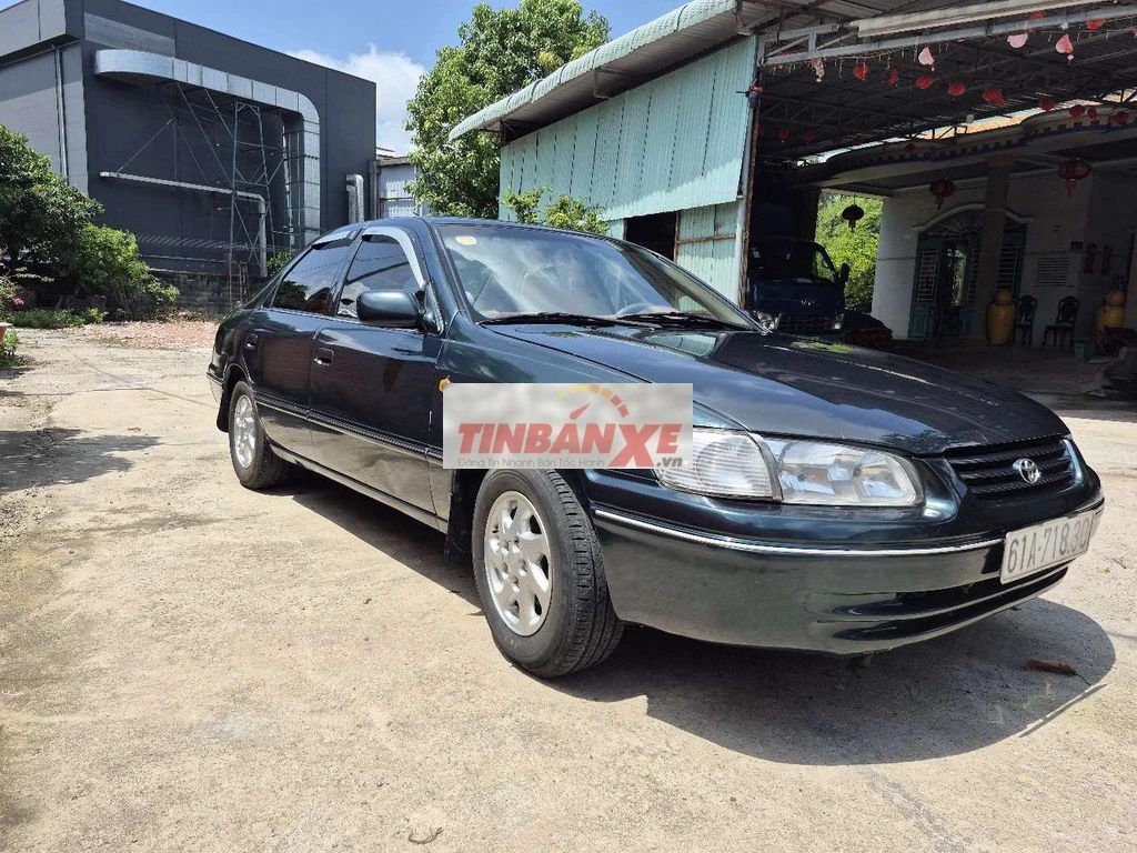 Toyota Camry 1998 Xanh đen