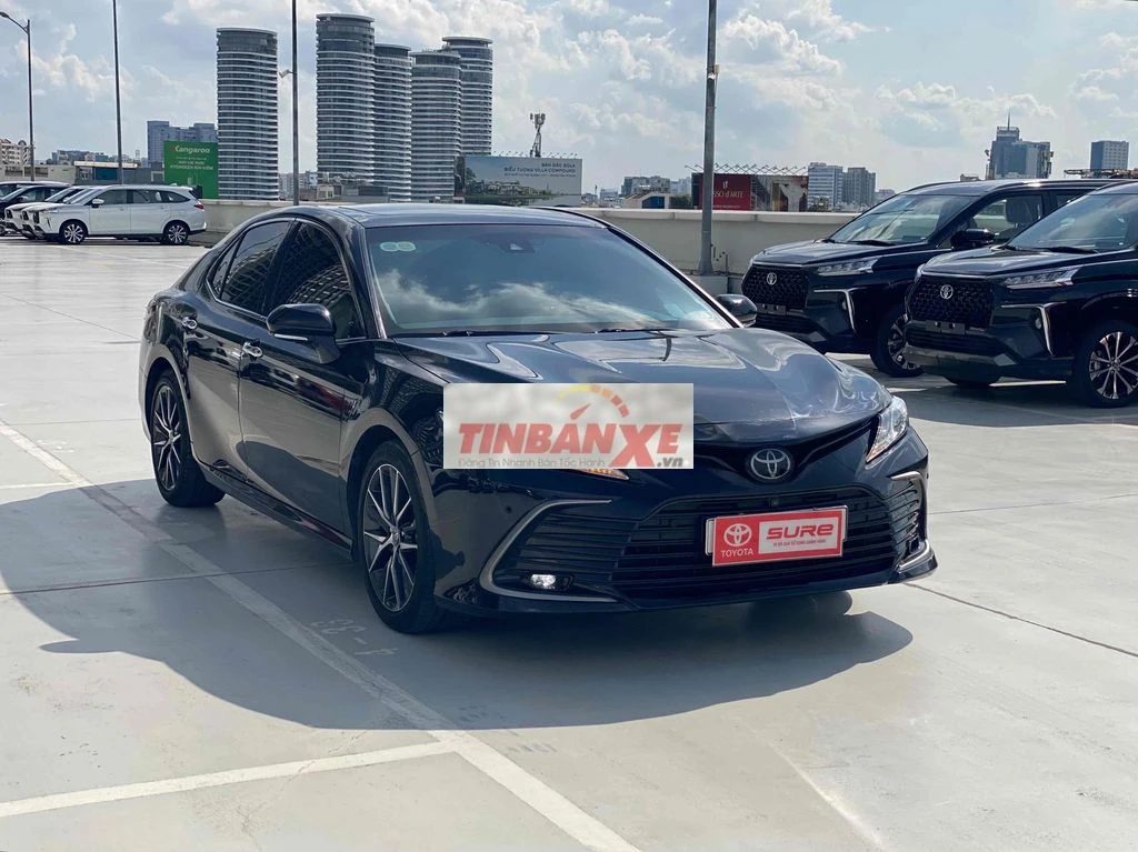 Toyota Camry 2.5Q 2022 Đen 29.000km