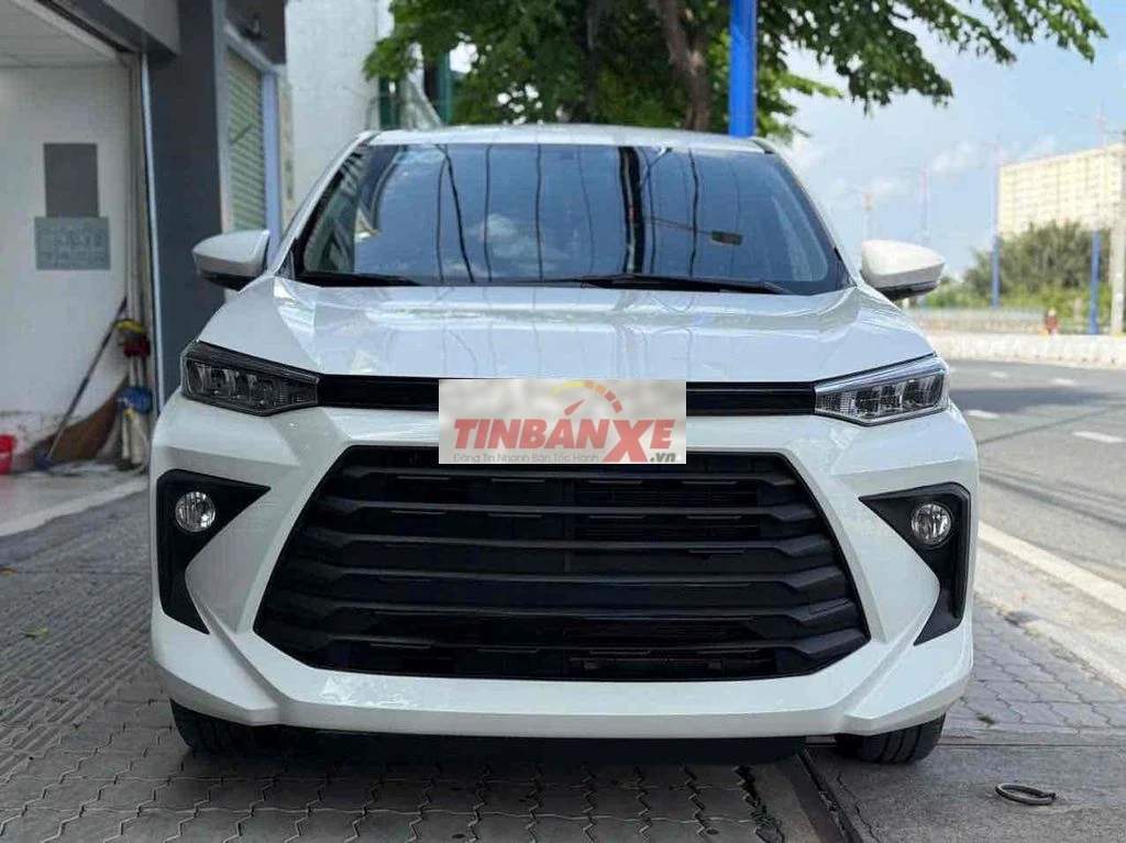 Toyota Avanza Premio 1.5CVT 2024 Trắng 17.000km