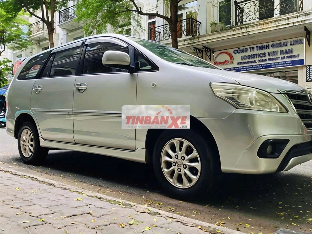 Toyota Innova bản 2.0G số tự động đời cuối 201
