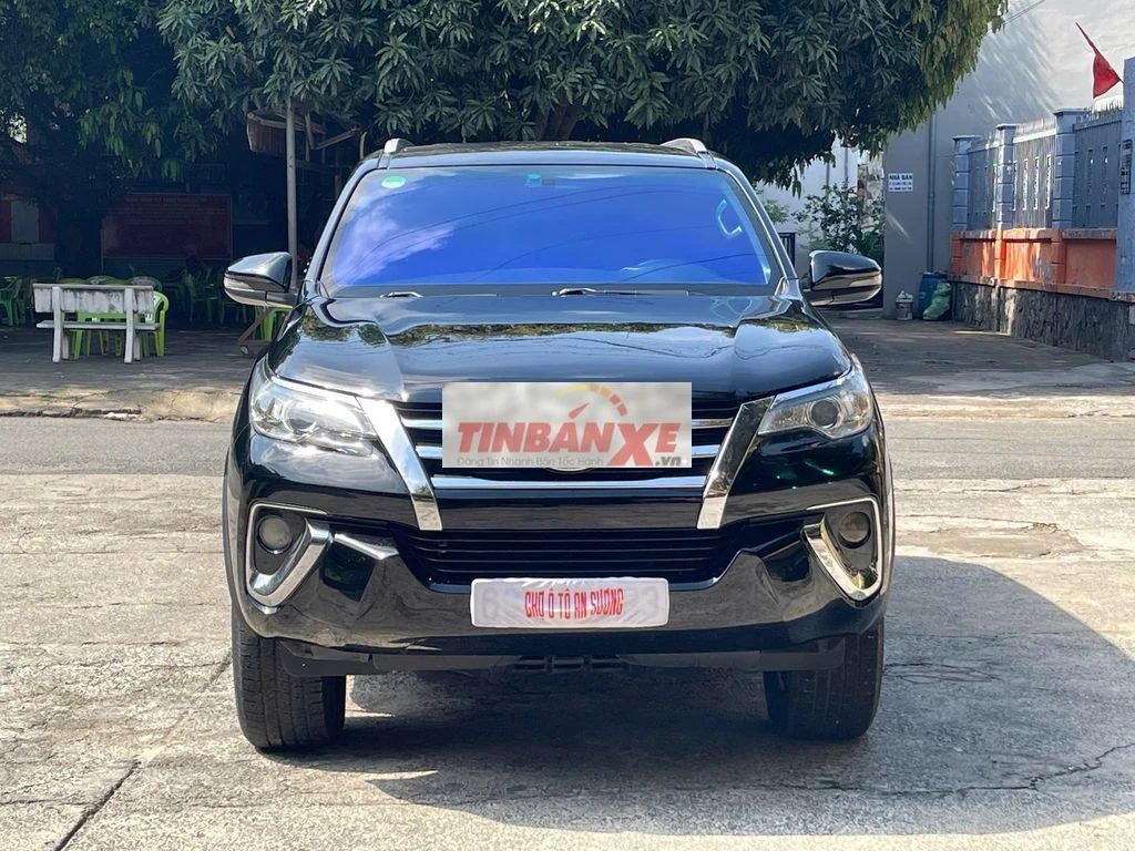 Fortuner 2020 số tự động máy dầu 120.000 km Đen