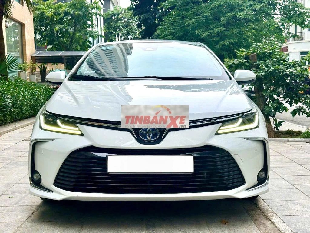 Toyota Altis 1.8 HEV 2022 Trắng Tự động