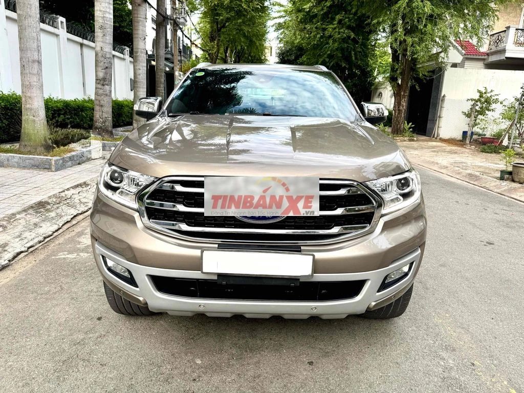 Ford Everest Titanium 4x4 AT 2019 odo 76,000 km