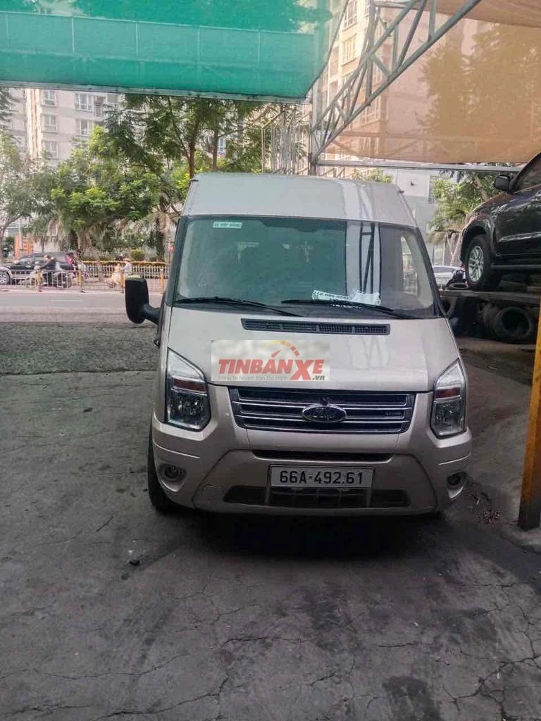 Ford Transit 16 chỗ 2016 Vàng cát