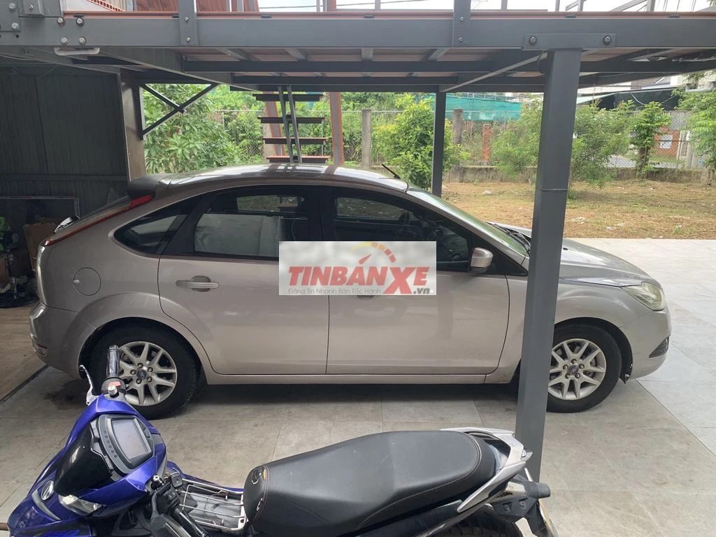 Ford Focus 2009 Tự động Vàng cát