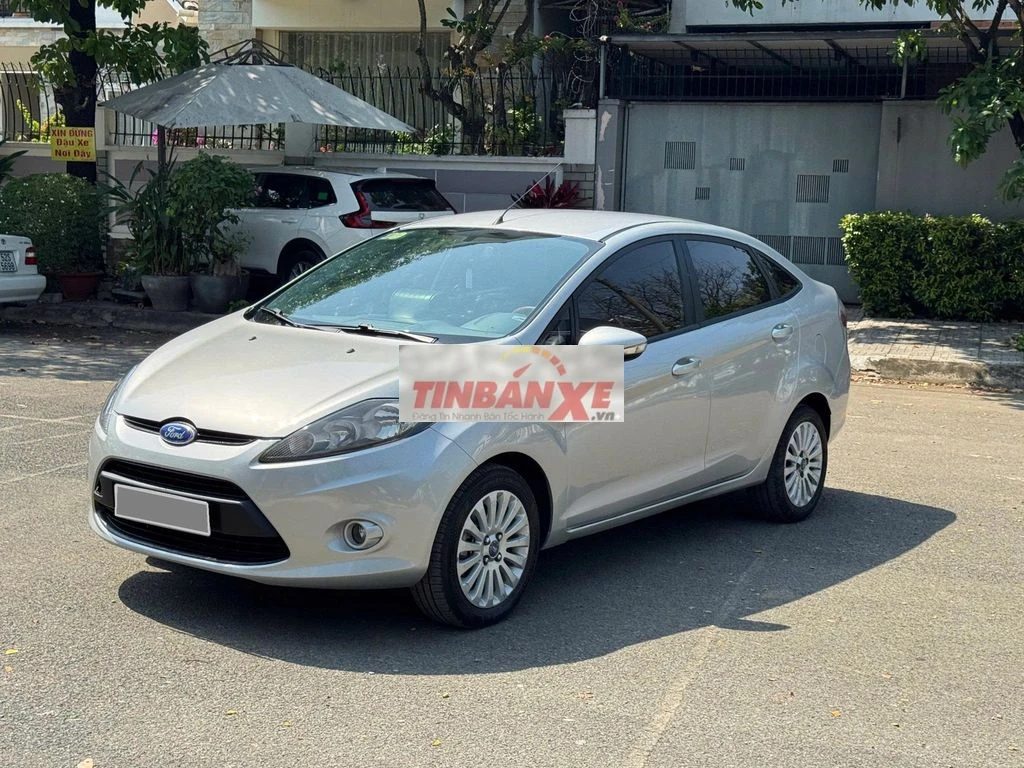 Ford Fiesta 1.6 Tự động 2012 Bạc
