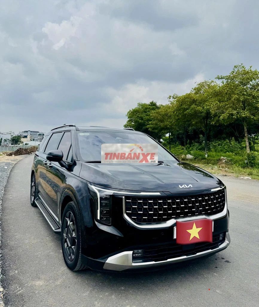 Kia Carnival Signature 1.6 HEV 2025 4000 km