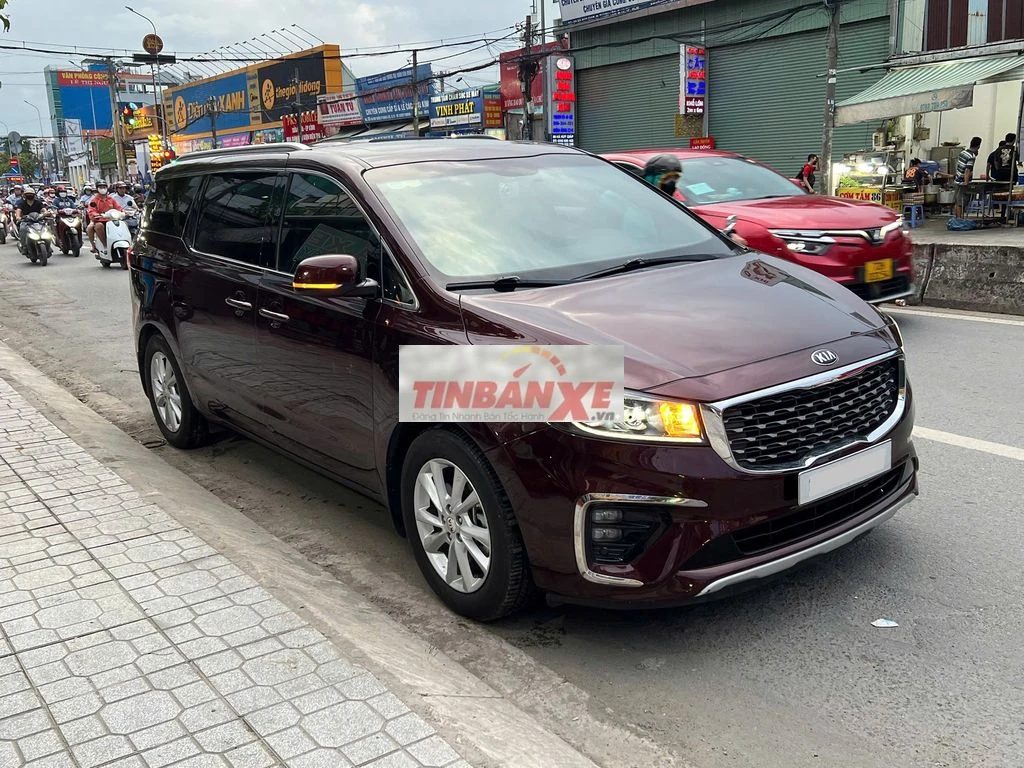 Kia Sedona DAT Luxury 2021 Đỏ mận 68.000 km