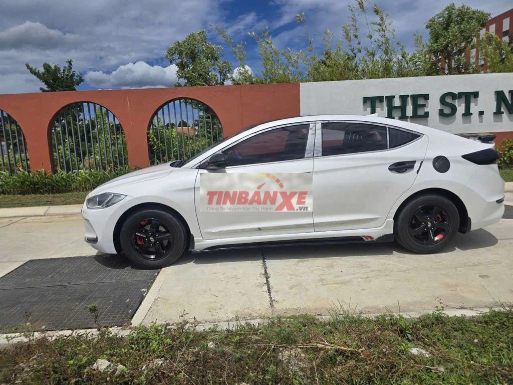 Cần bán Hyundai Elantra MT 2019