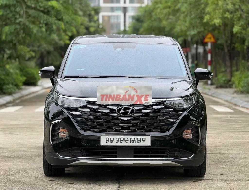 Hyundai Custin Cao Cấp 2.0T sản xuất 2024