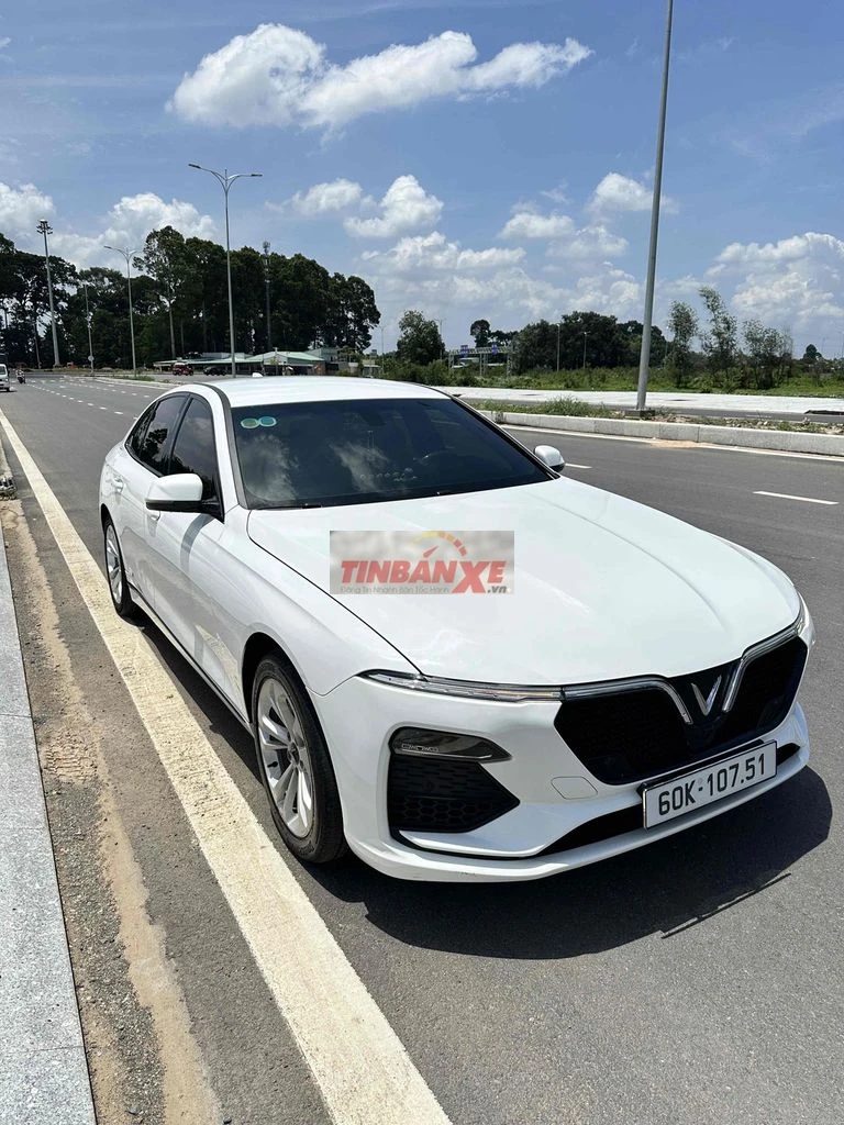 VinFast Lux A Base 2020 Trắng 40k km