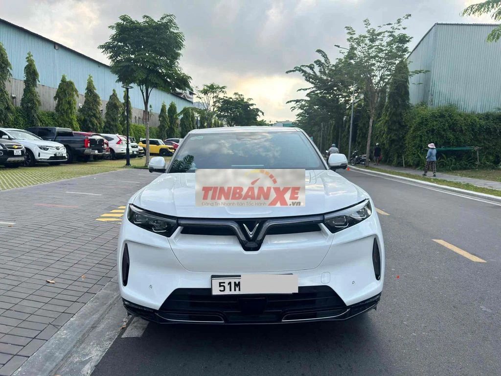 VinFast VF9 Eco Trắng 2025
