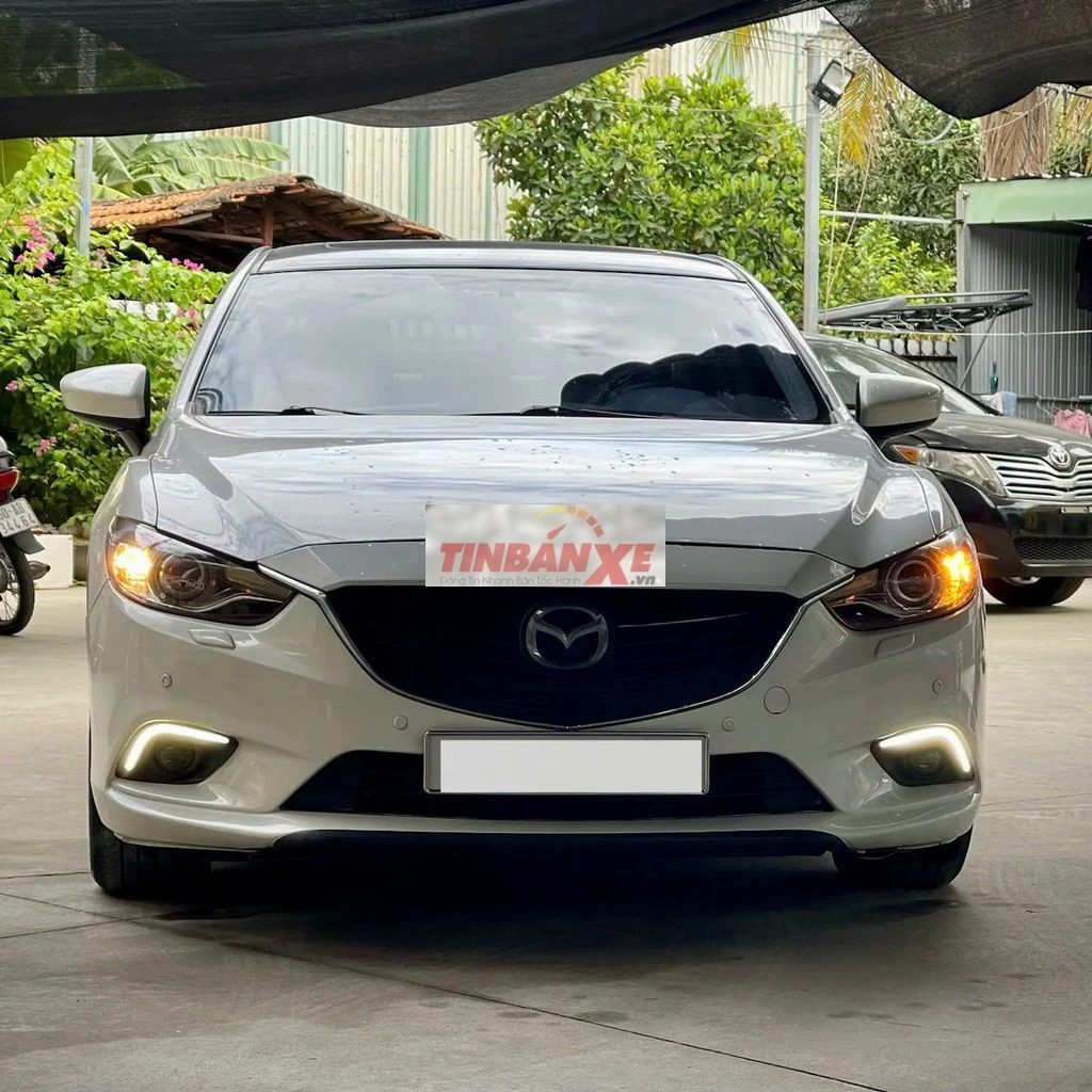 Mazda Mazda 6 2.0 AT 2016 Trắng 100.000 km