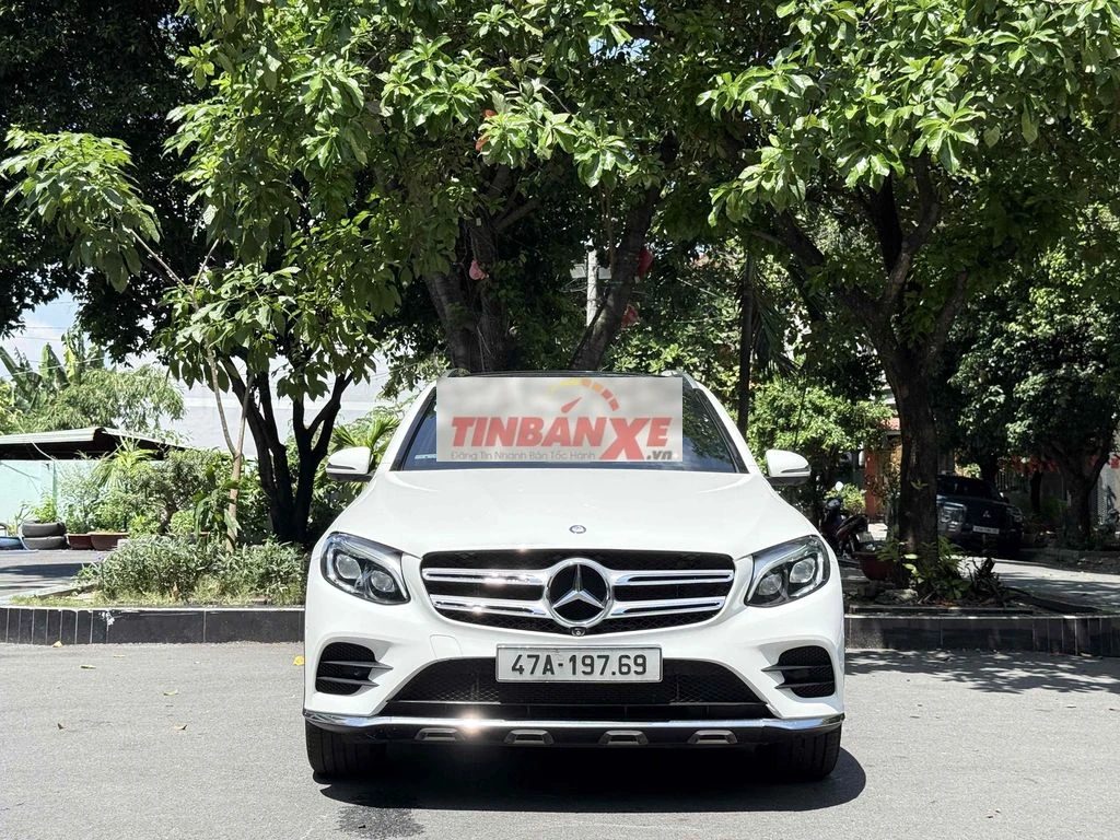 Mercedes GLC300 2017 Trắng 98000 miles