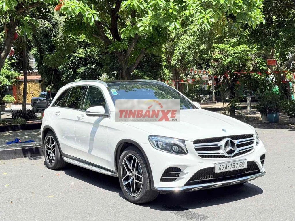 Mercedes-Benz GLC300 4Matic 2017 Trắng