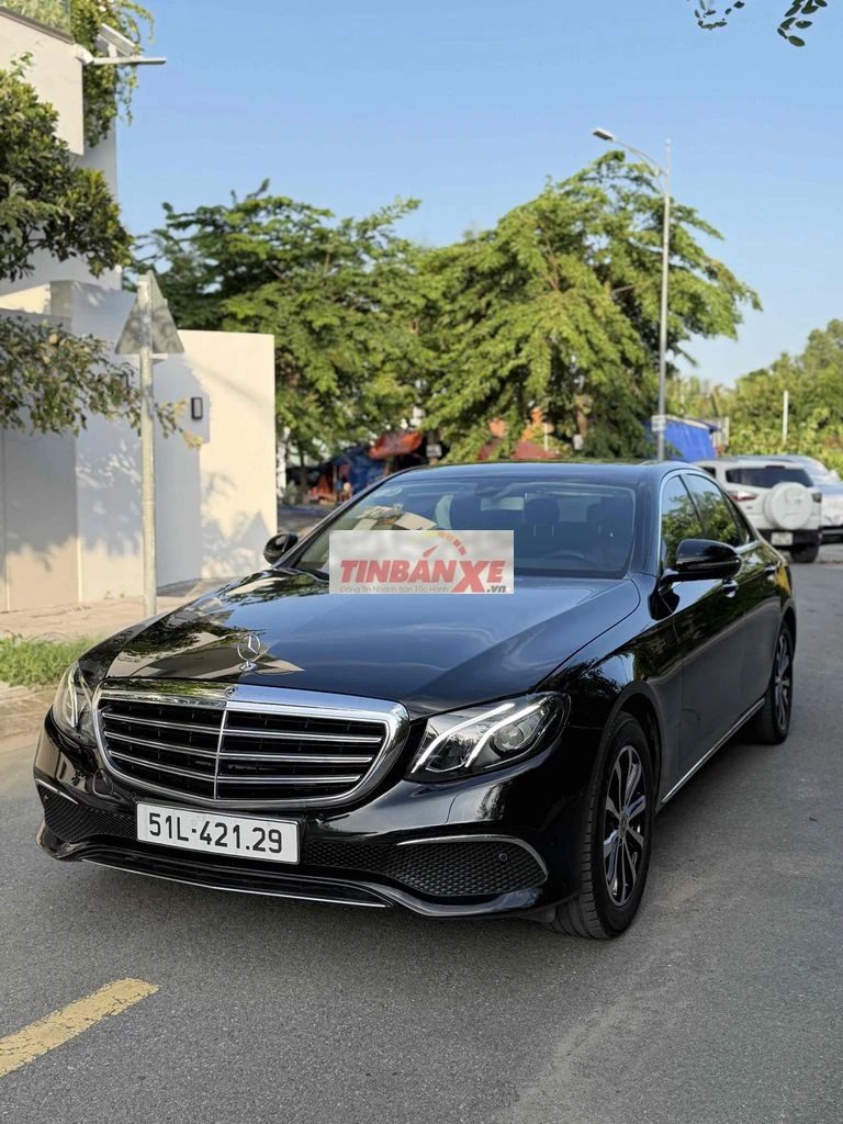 Mercedes-Benz E200 2016 Tự động 9 cấp Đen