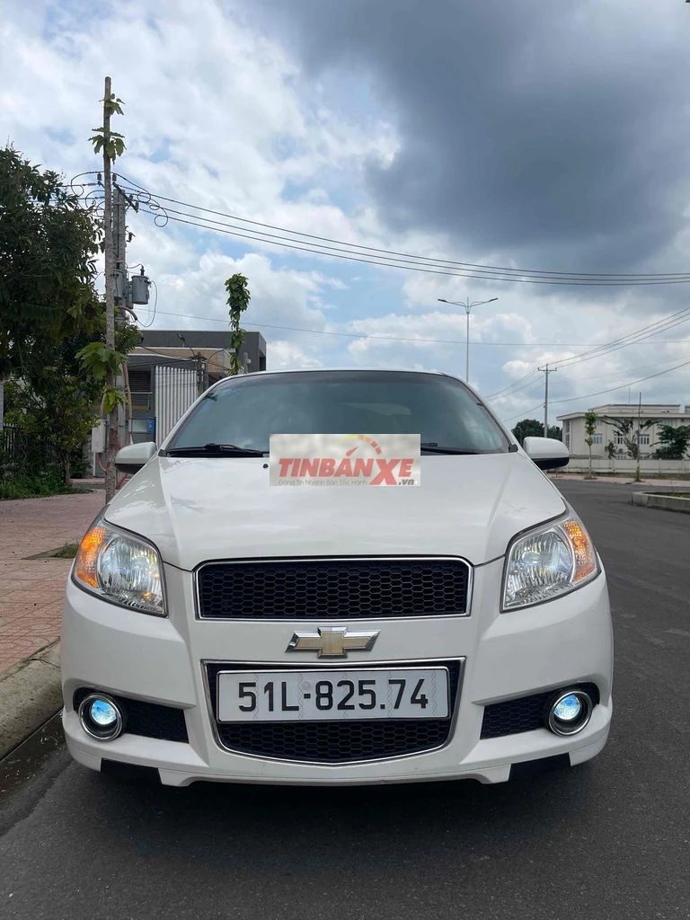 Chevrolet Aveo LTZ Trắng 5 chỗ