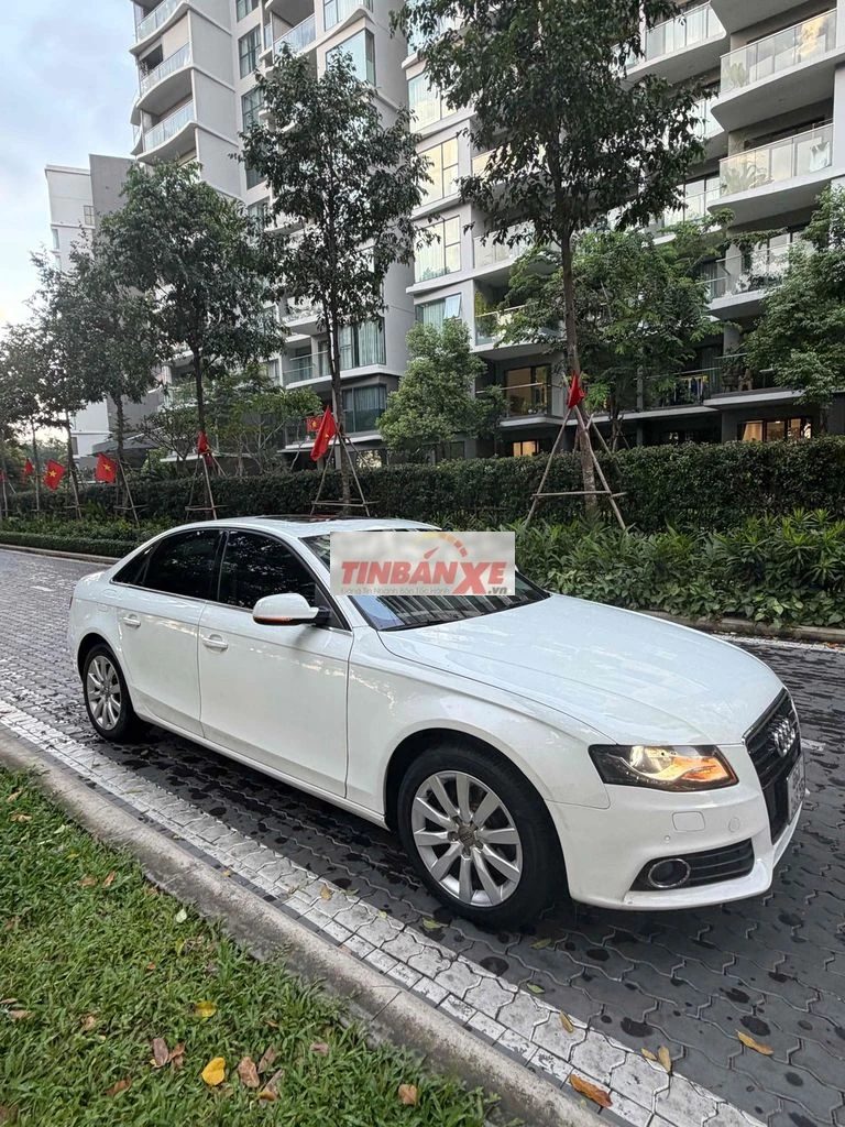 Audi A4 Trắng 5 chỗ dư dùng bán cho ai cần sử dụng