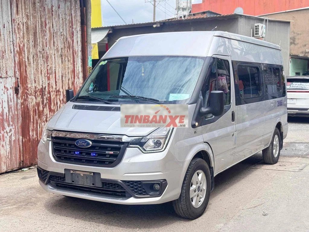 Ford Transit 2022 Bản Trung 16 chỗ Số sàn