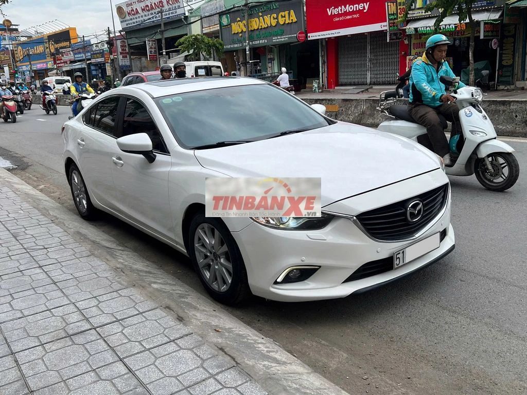Mazda 6 2016 số tự động màu trắng