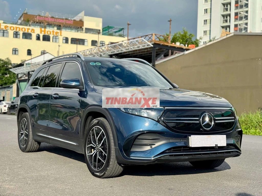 Mercedes-Benz EQB 250 SUV thuần điện 2023