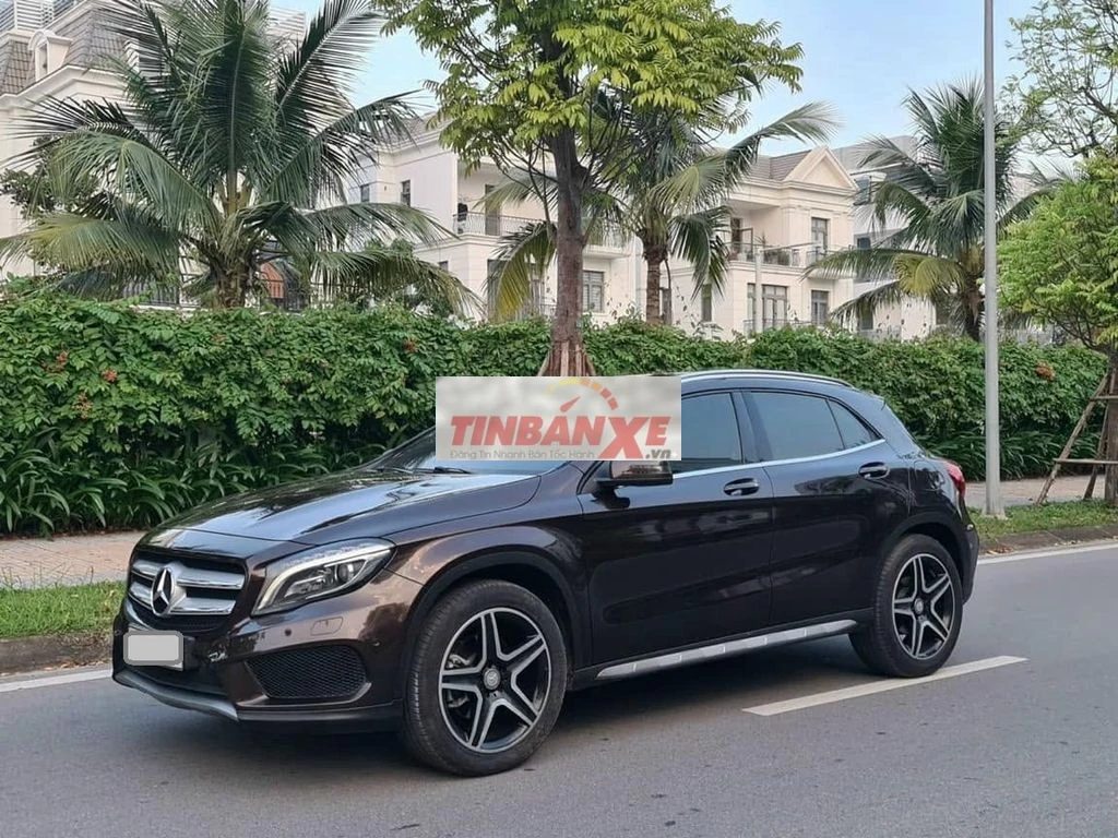 Mercedes GLA 250 4Matic 2015 màu nâu