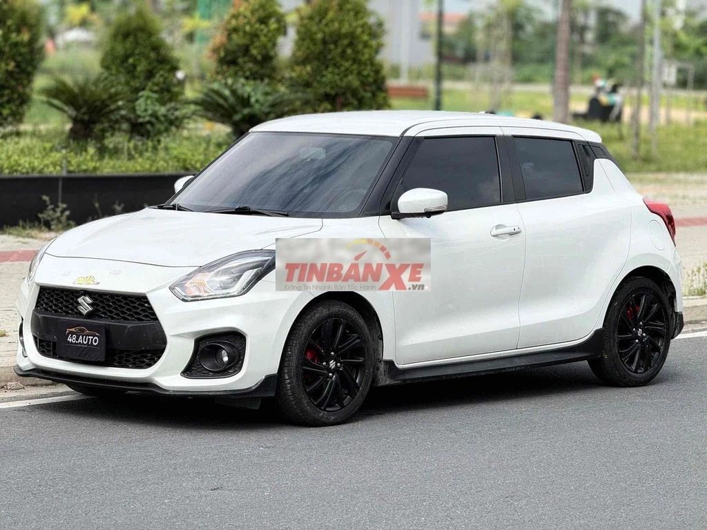 Suzuki Swift 2022 Trắng Nhiều Options Độ