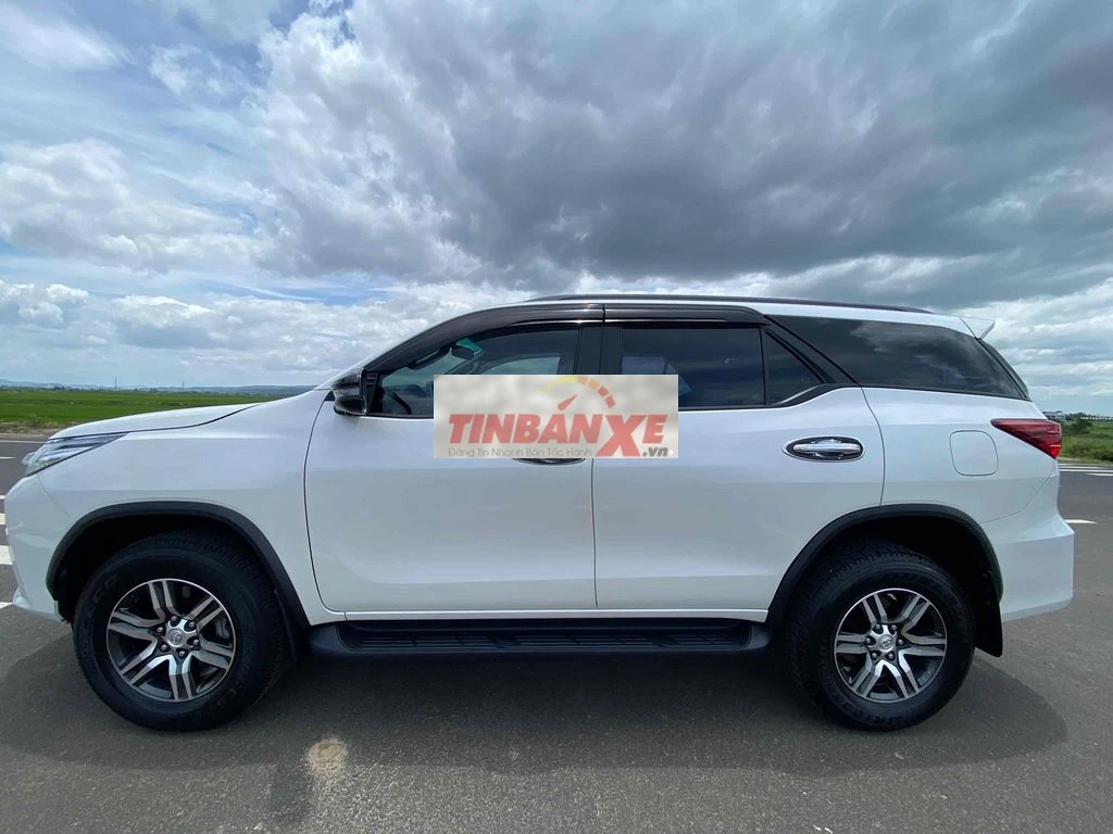 Toyota Fortuner 2020 Trắng 7 chỗ